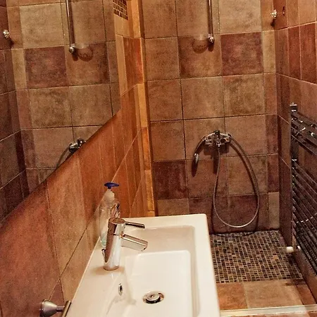 Grand Zeus فيلة Anoyira