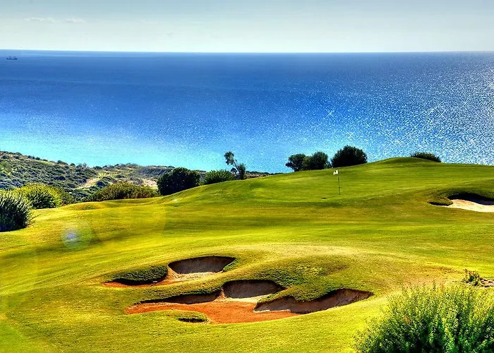 Grand Zeus Ανώγυρα